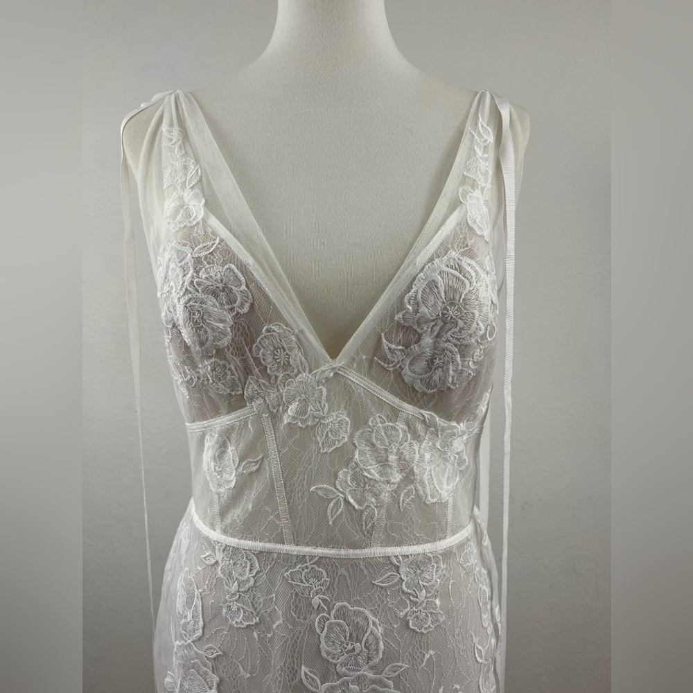 Willowby by Watters Aileene Wedding Dress - Picture 2 of 15